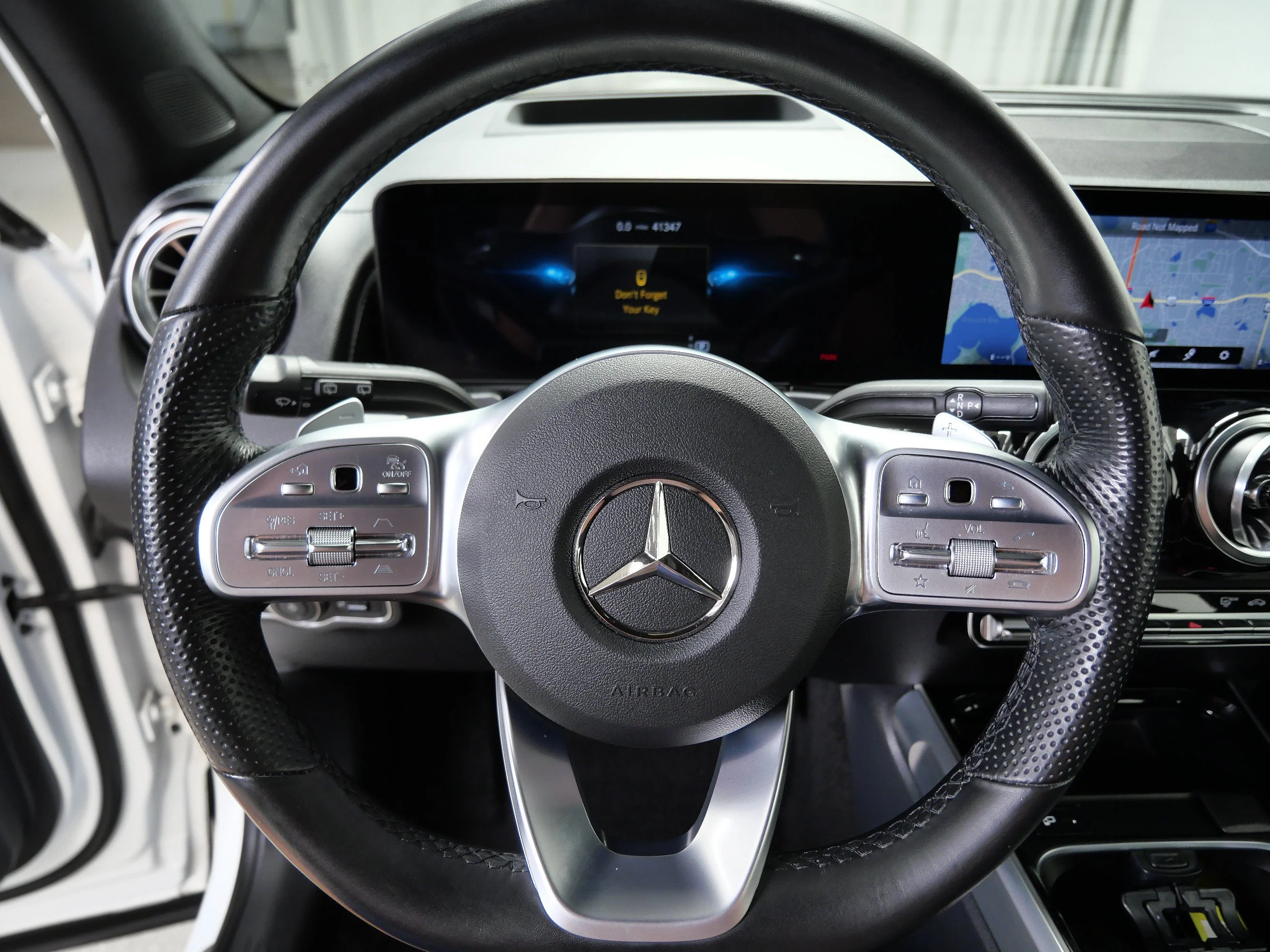 Used 2022 Polar White Mercedes-Benz AMG® GLB 35 4MATIC SUV image 24