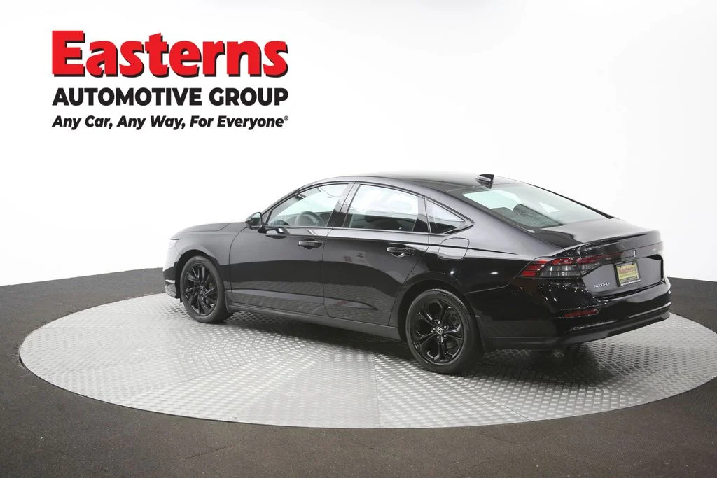 Used 2025 Black Honda SE image 63
