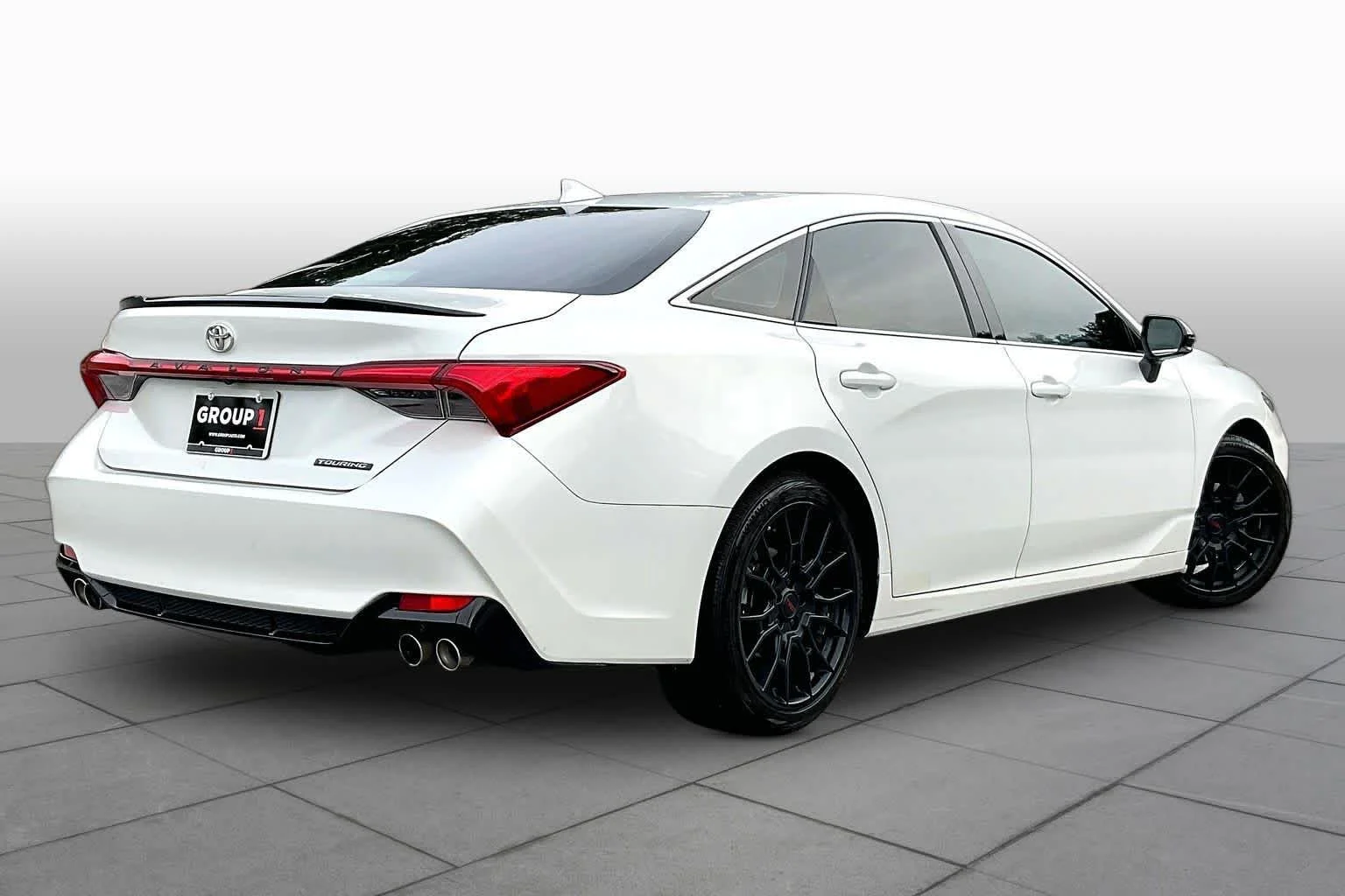 Used 2019 Wind Chill Pearl Toyota Touring image 13