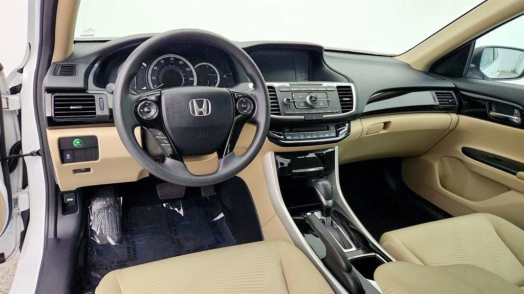 Used 2017 White Orchid Pearl Honda LX CVT image 13