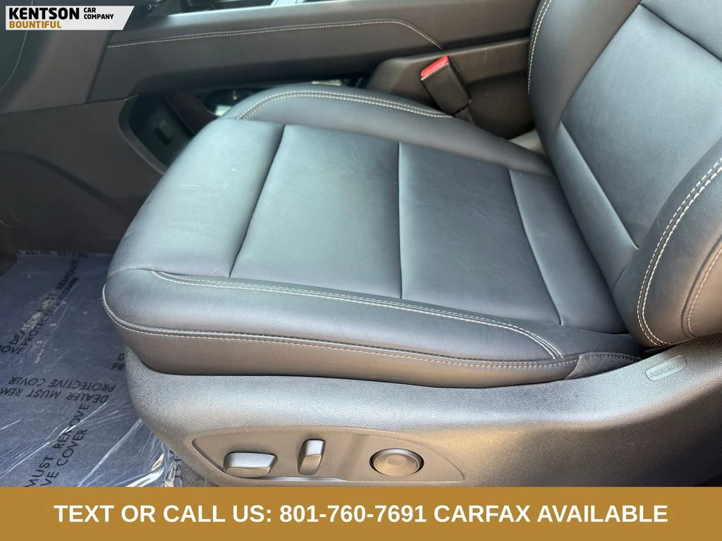 Used 2025 Gray GMC Elevation image 31