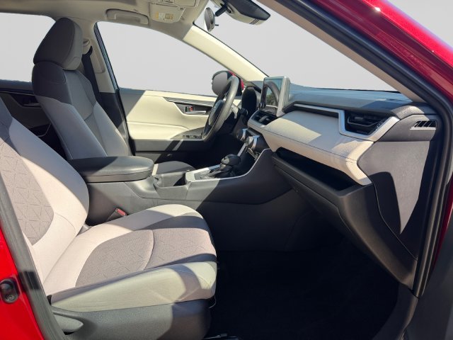 Certified Used 2025 Pearl Toyota XLE image 15