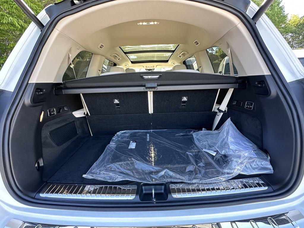 New 2026 MANUFAKTUR Moonlight White Metallic Mercedes-Benz GLS 450 image 23