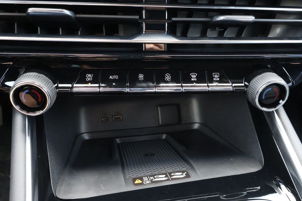 2027 Chevrolet Traverse LT - Photo 31