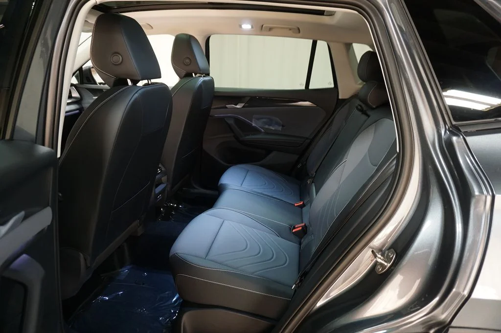 New 2026 Platinum Gray Volkswagen 2.0T SE image 11