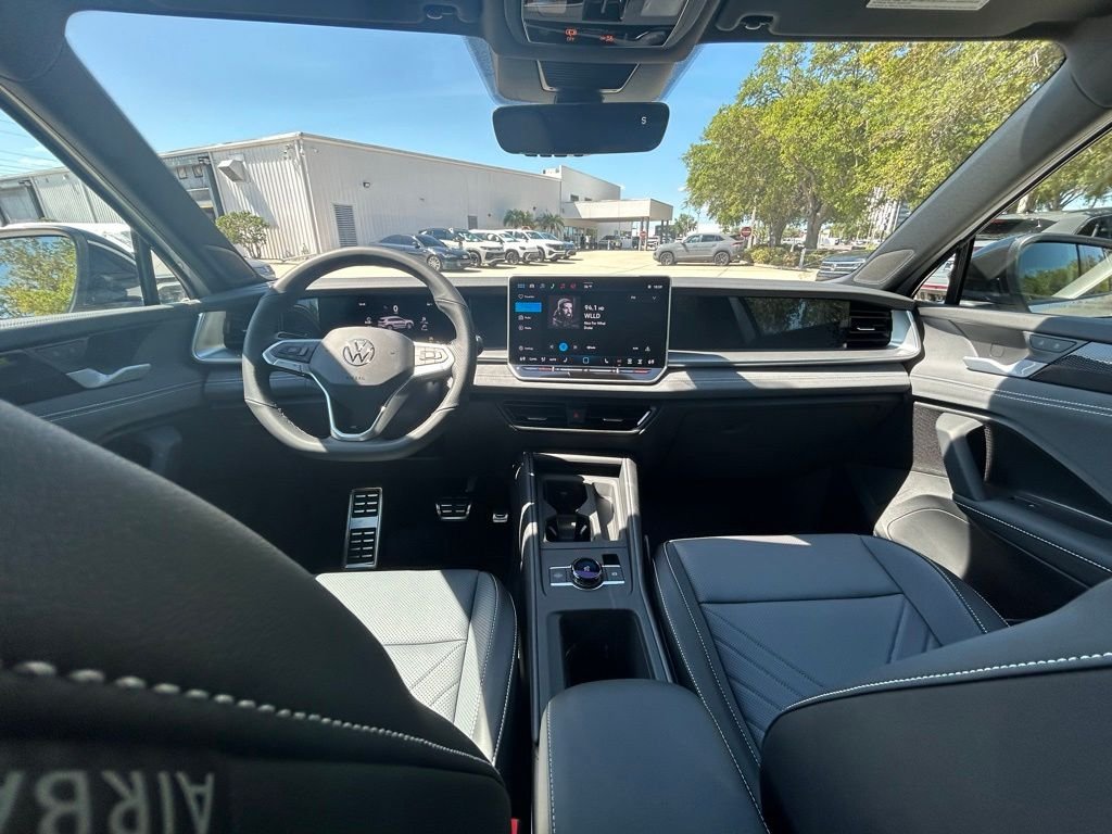 New 2026 White/off-white Volkswagen 2.0T SE R-Line Black image 10