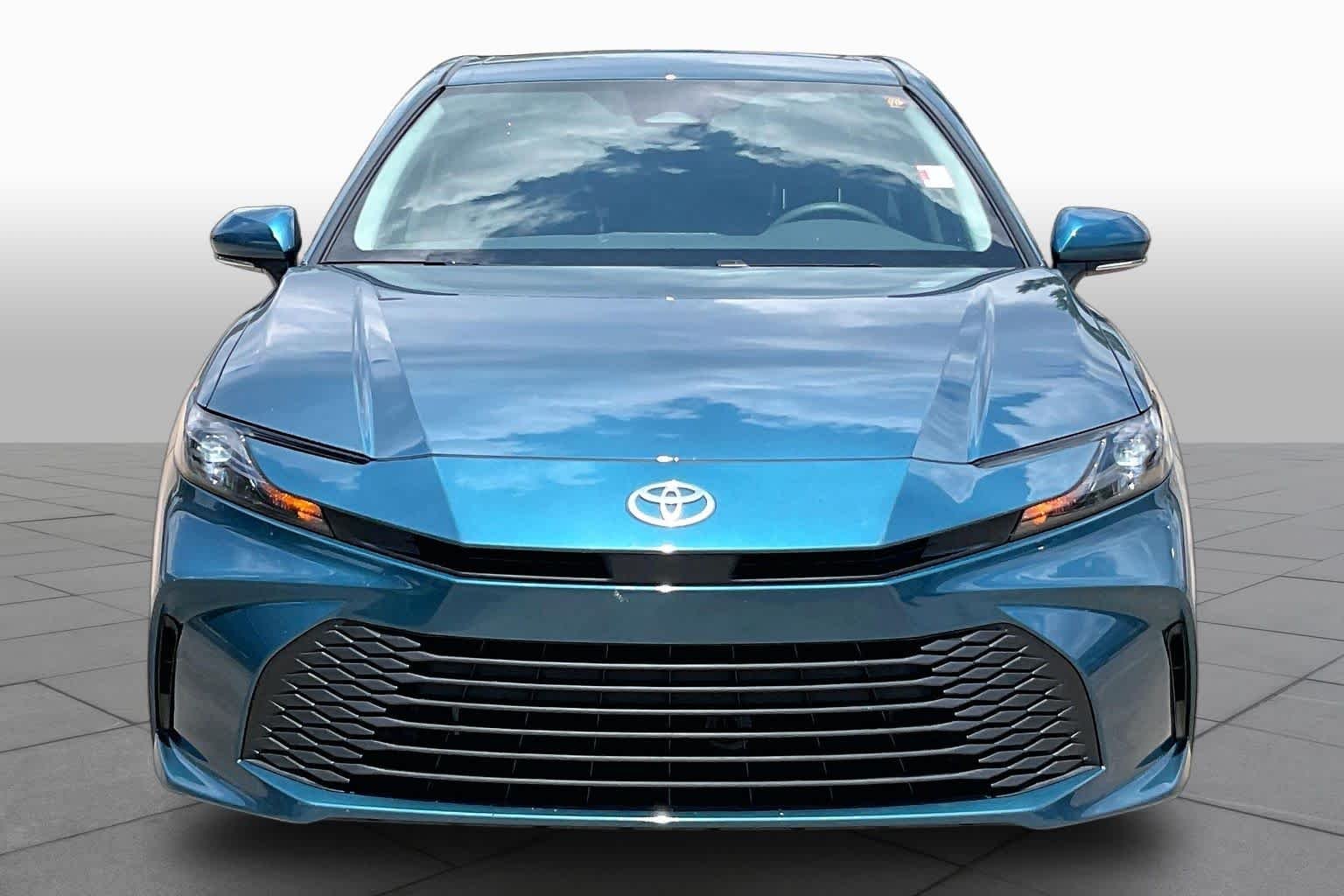 Used 2026 Ocean Gem Toyota LE image 4