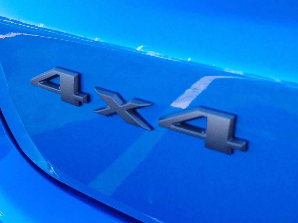 New 2026 Hydro Blue Pearlcoat Jeep Latitude image 7