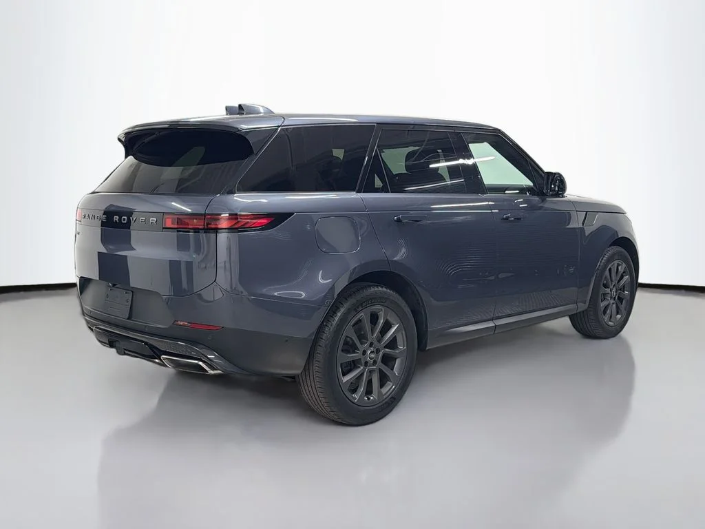 Used 2024 Blue Land Rover SE image 9