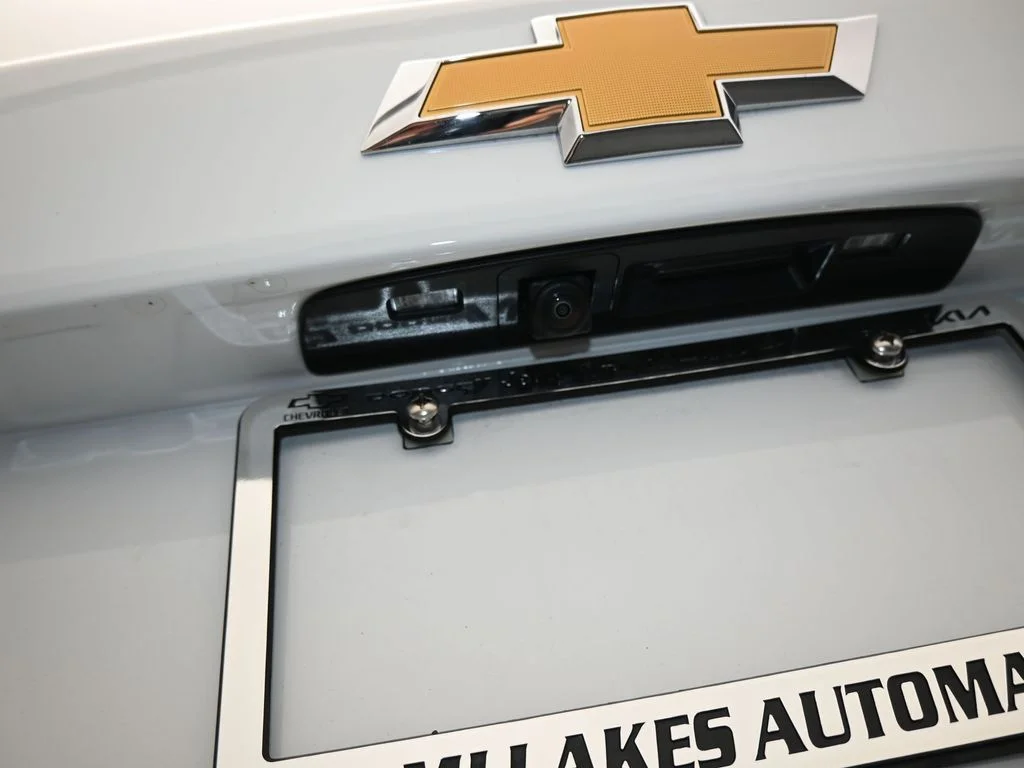 Used 2025 Summit White Chevrolet LT image 39