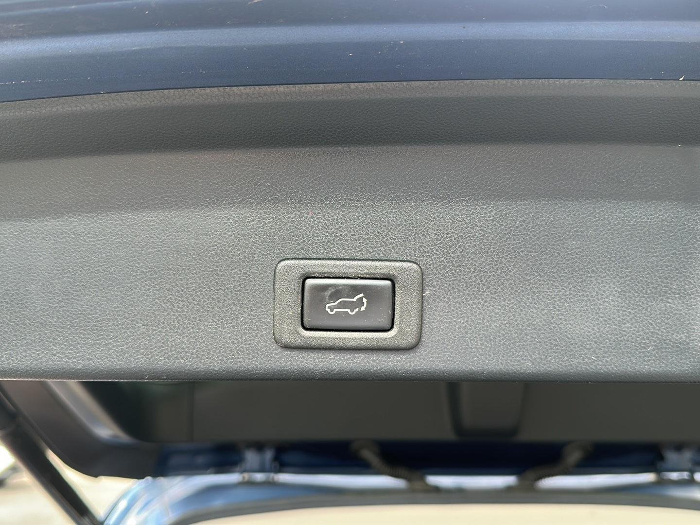 Used 2019 Abyss Blue Pearl Subaru Touring image 18