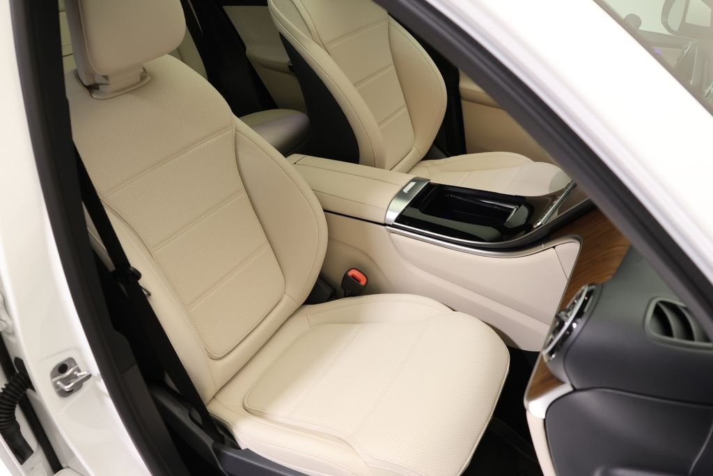 Used 2027 Polar White Mercedes-Benz GLC 300 image 48