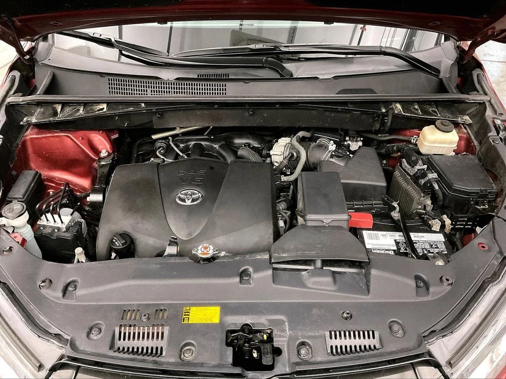 Certified Used 2018 Red Toyota SE image 14
