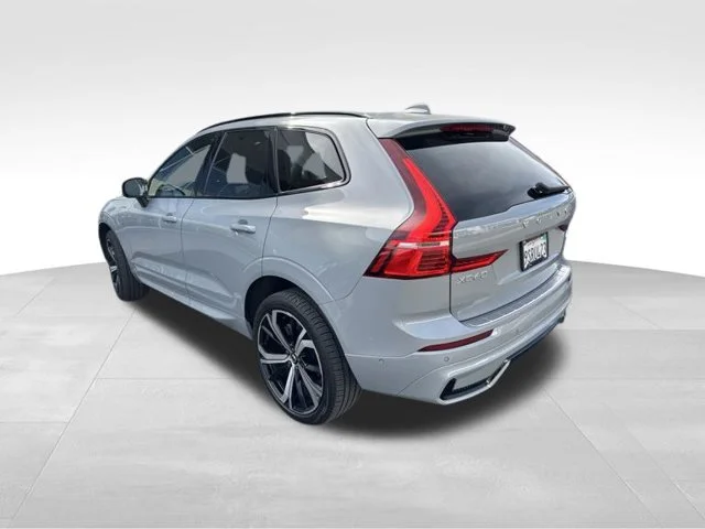 Used 2025 Gray Volvo T8 Ultra image 4