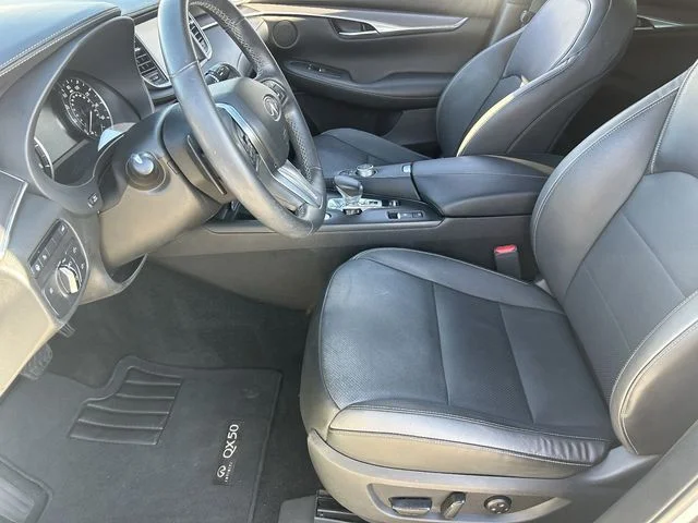 Used 2022 Majestic White INFINITI Luxe image 21