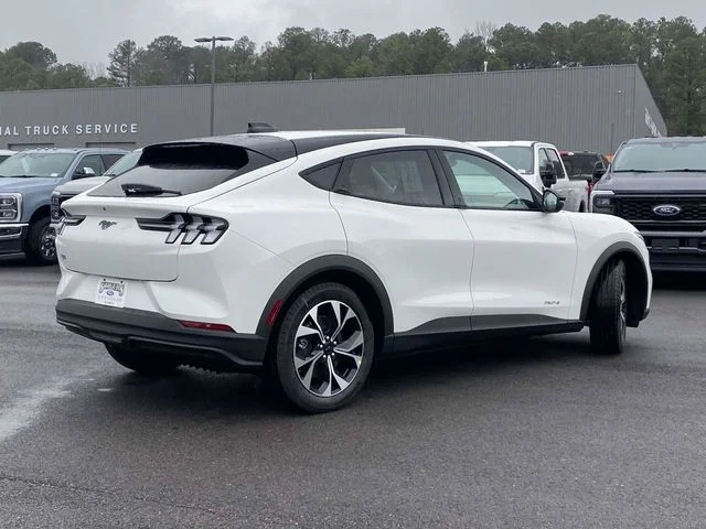New 2026 White Ford Select image 3