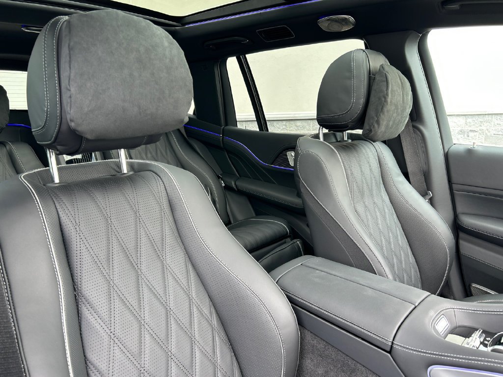 New 2026 MANUFAKTUR Moonlight White Metallic Mercedes-Benz Maybach GLS 600 image 69