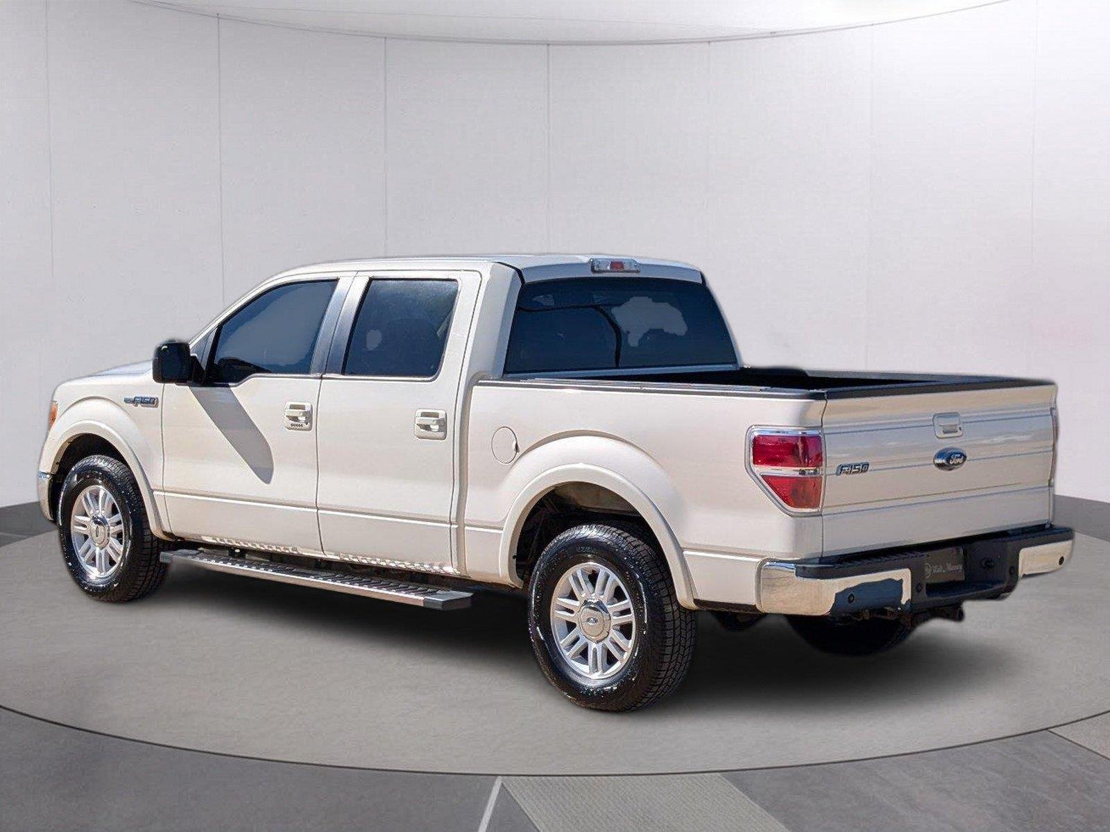 Used 2009  Ford XL image 3