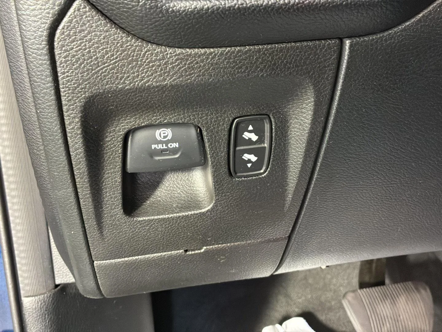 Used 2020 Patriot Blue Pearlcoat Ram Laramie image 32