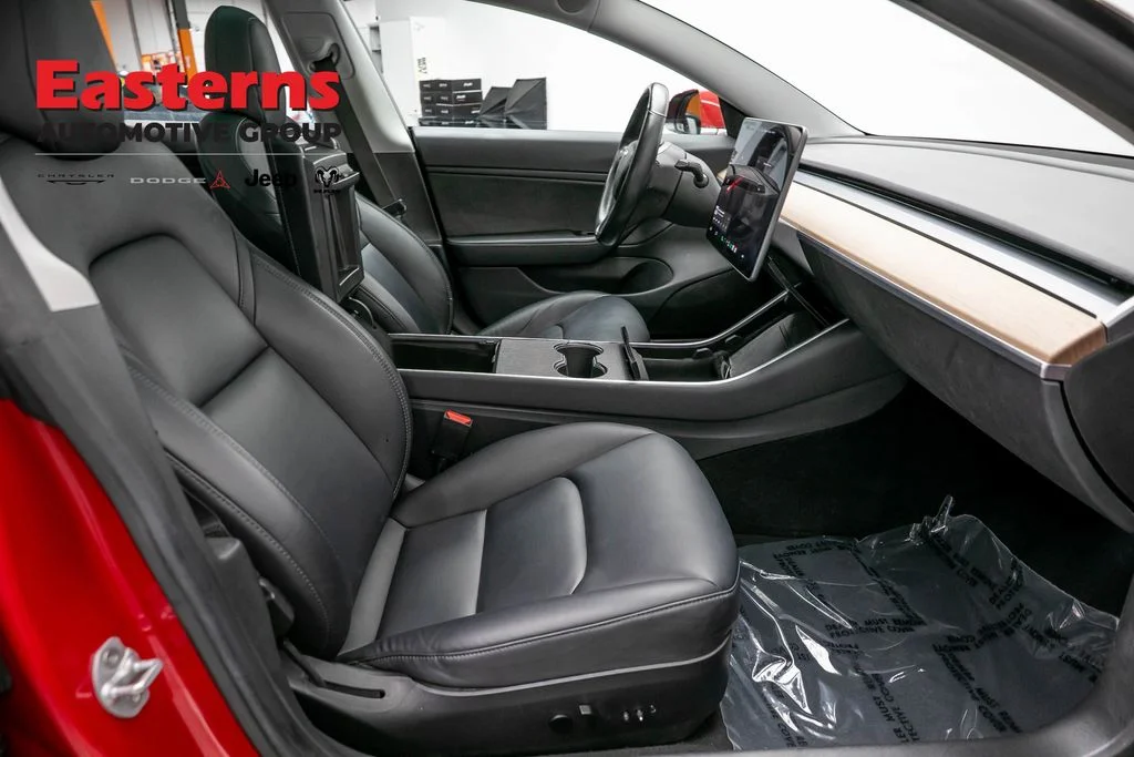 Used 2018 Red Tesla Long Range image 17