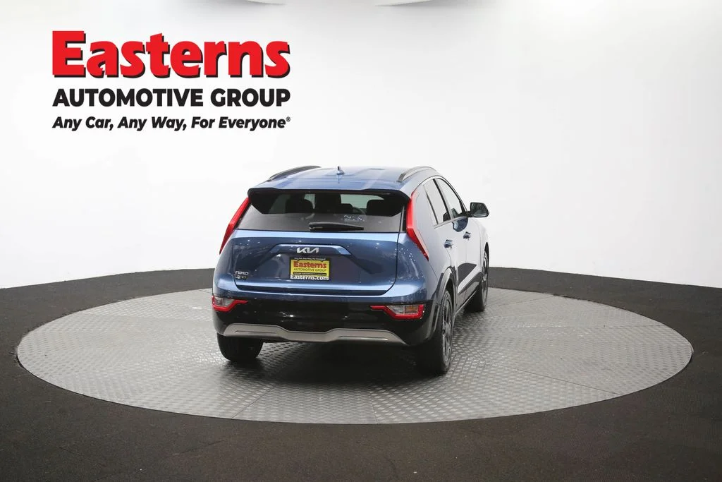 Used 2023 Blue Kia Wind image 37