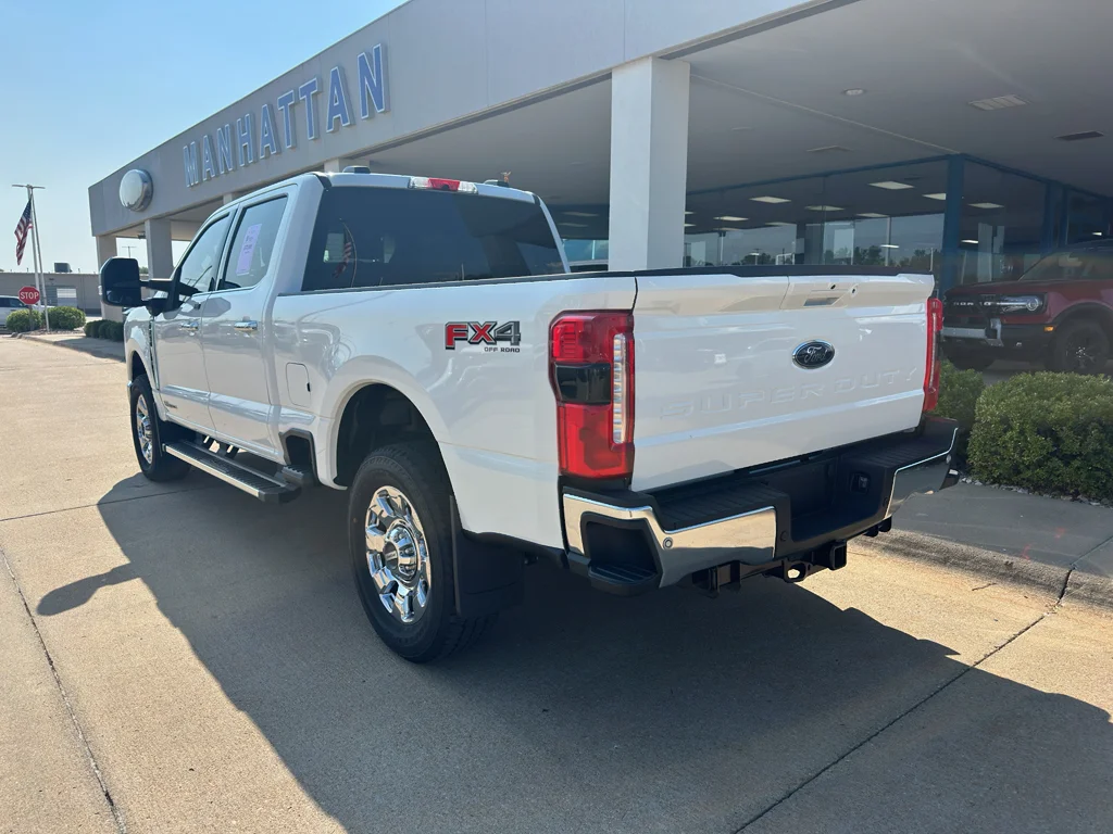 Used 2025 Star White Metallic Tri-Coat Ford LARIAT image 11
