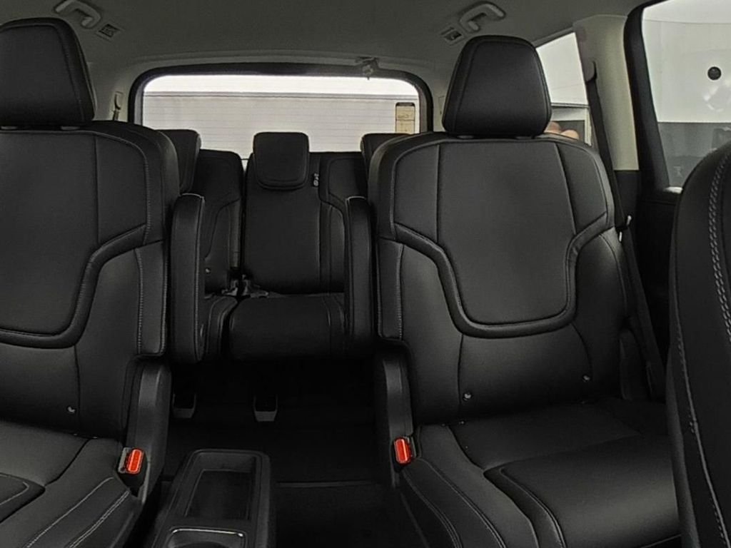 New 2026 White INFINITI PURE image 32