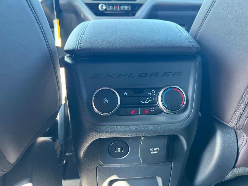 New 2026 White Ford Platinum image 23