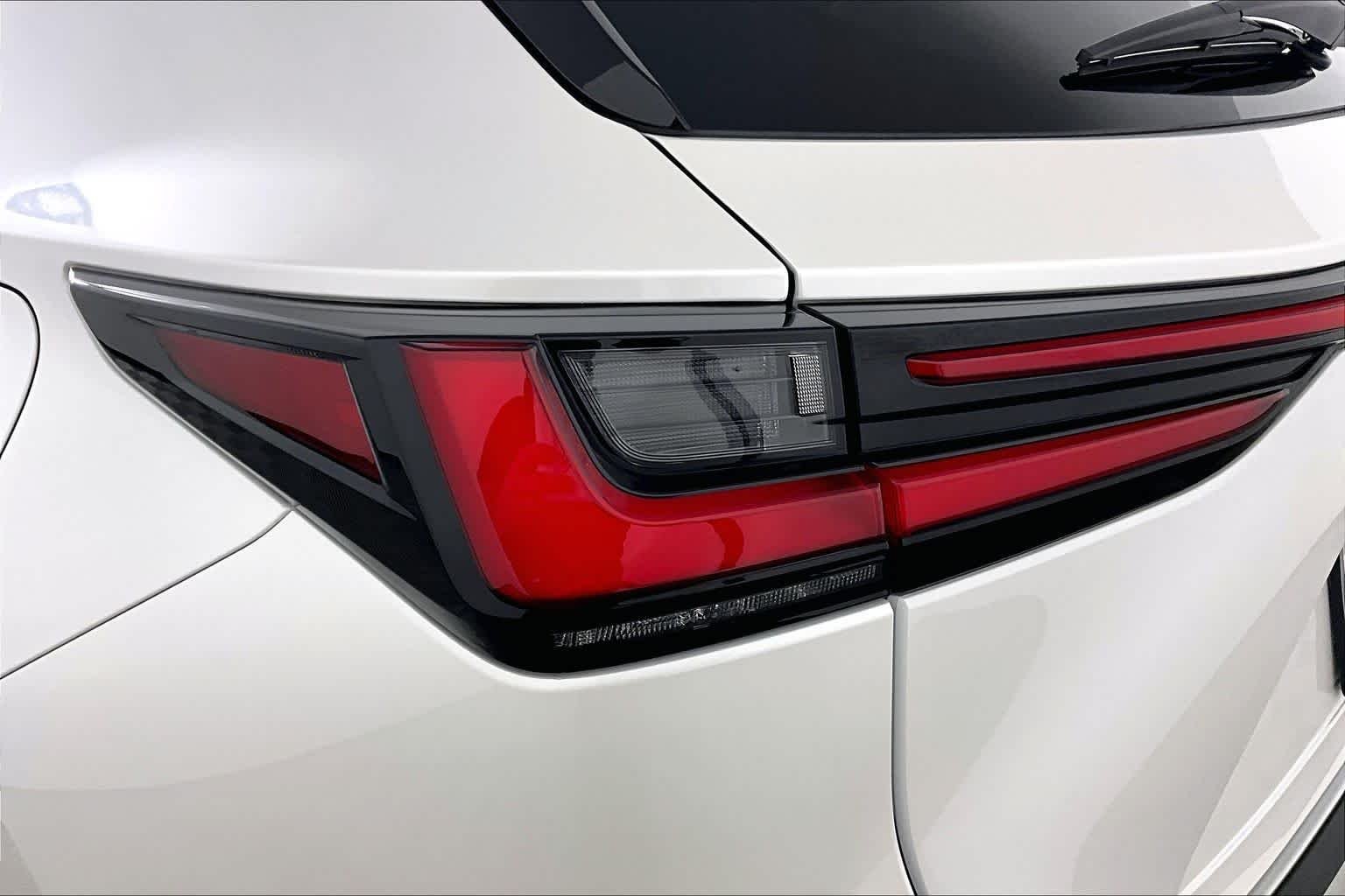 Used 2024 Eminent White Pearl Lexus Luxury image 27