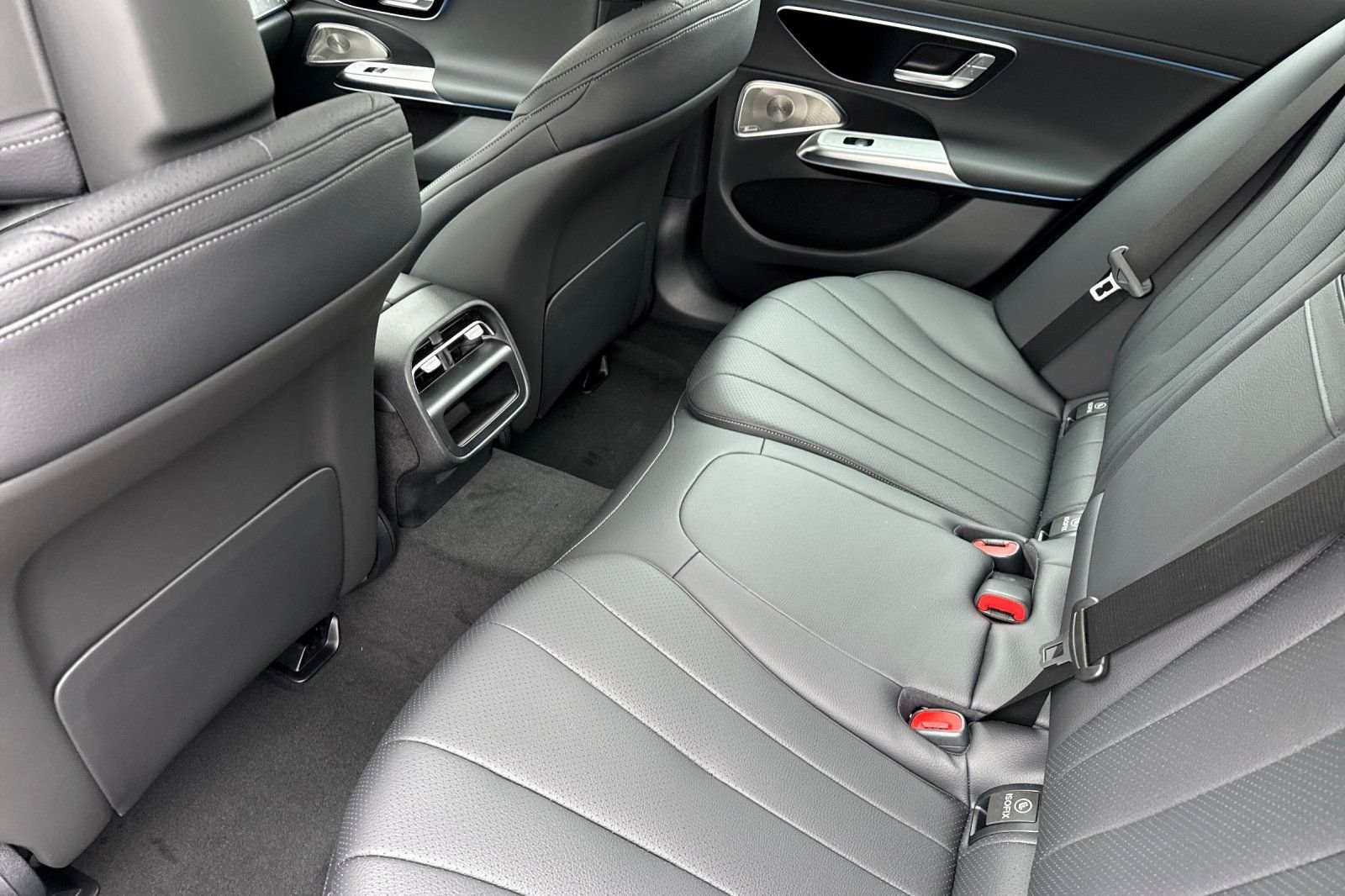 New 2026 MANUFAKTUR Alpine Grey Mercedes-Benz E 350 image 11