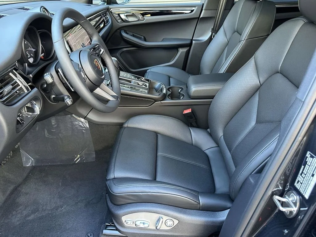 2026 Porsche Macan - Photo 19