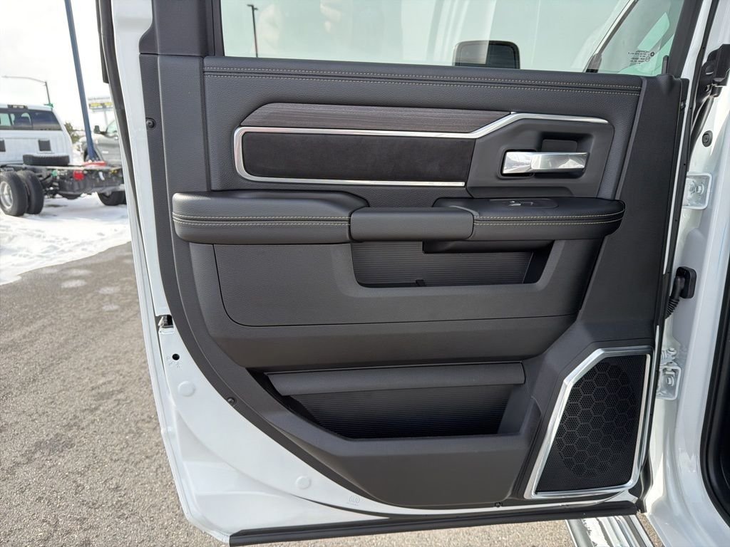 New 2026 Bright White Clear-Coat Exterior Paint RAM Laramie image 36