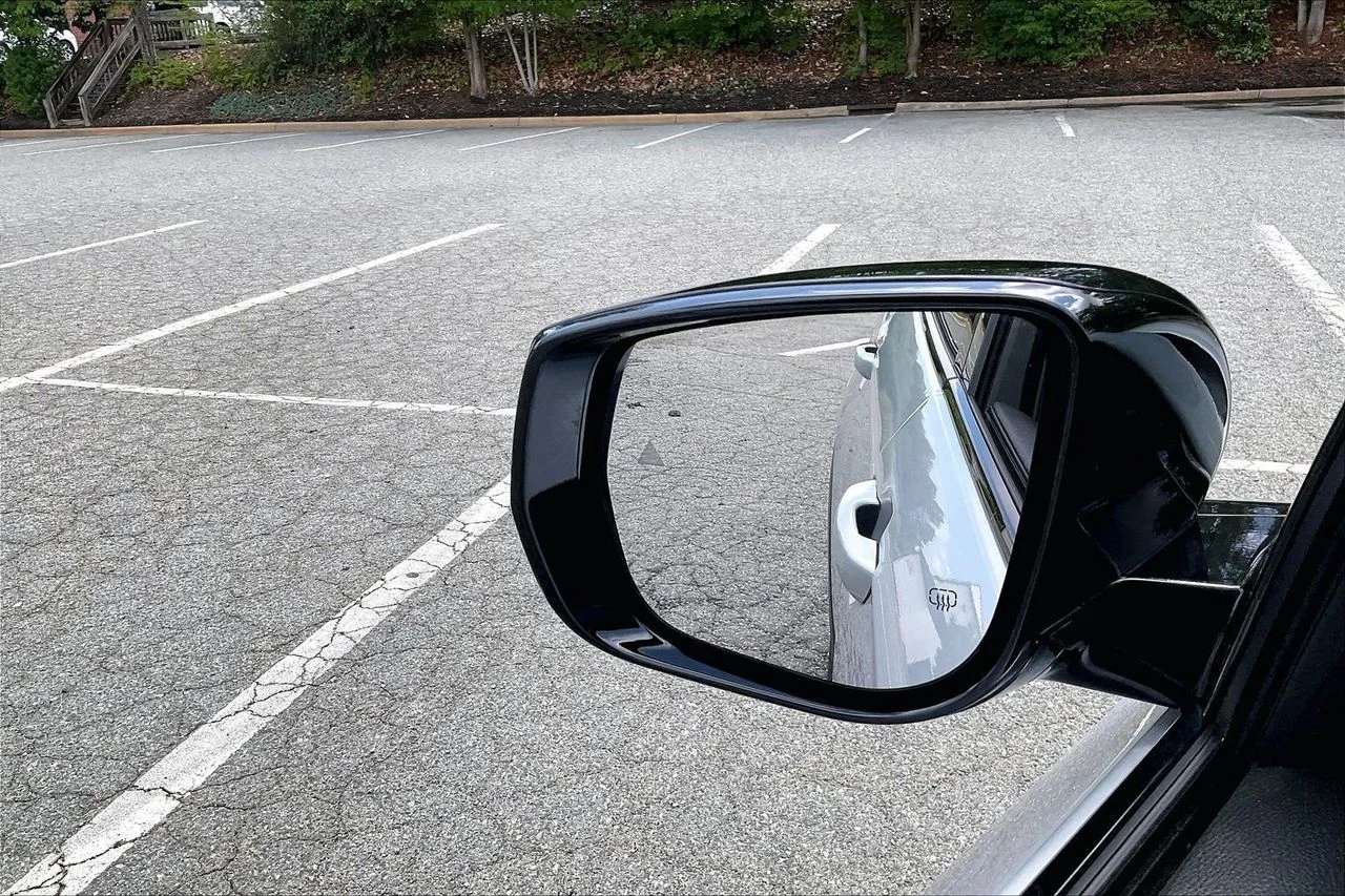 Used 2024 Silver Jeep Altitude X image 30