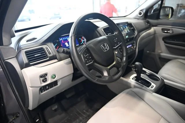 Used 2020 Gray Honda 2WD EX-L image 21