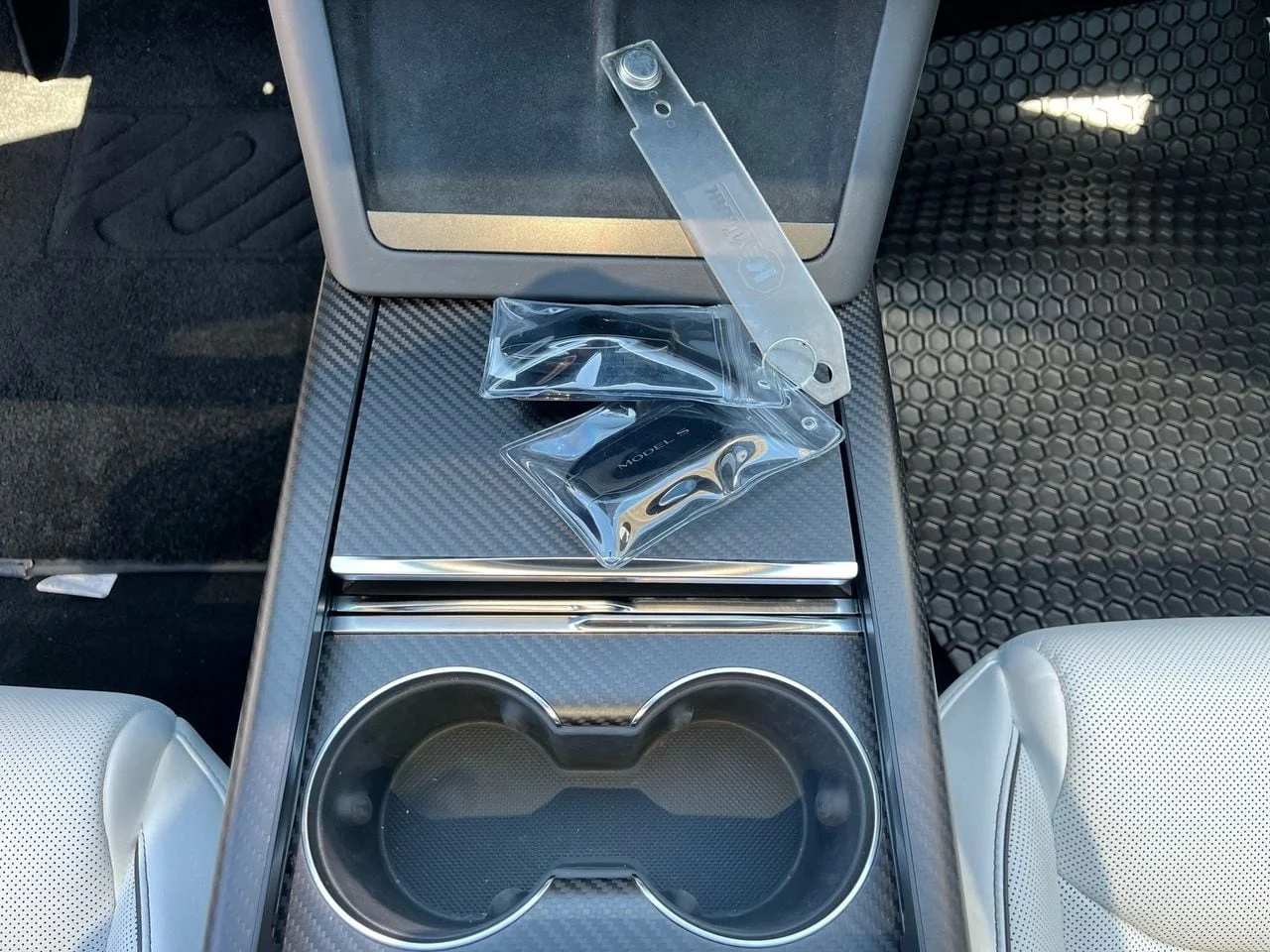 Used 2022 Midnight Silver Tesla Plaid image 28