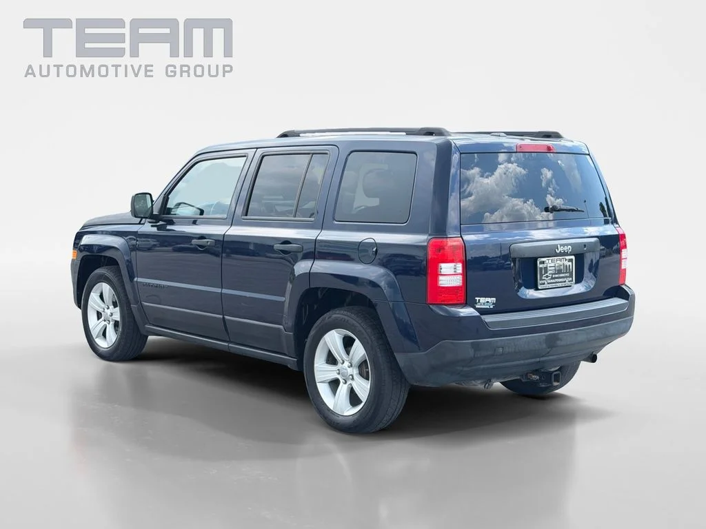 Used 2016 Blue Jeep Sport image 5