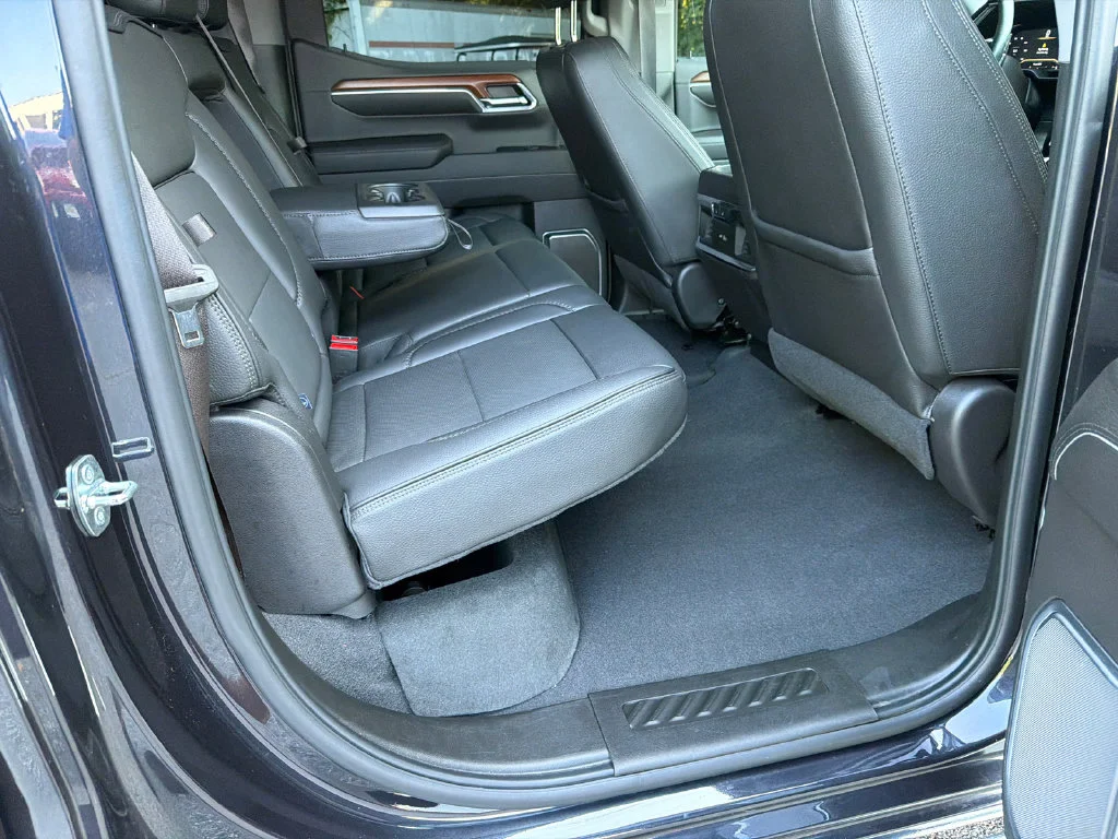 Used 2023 Silver GMC Denali image 15