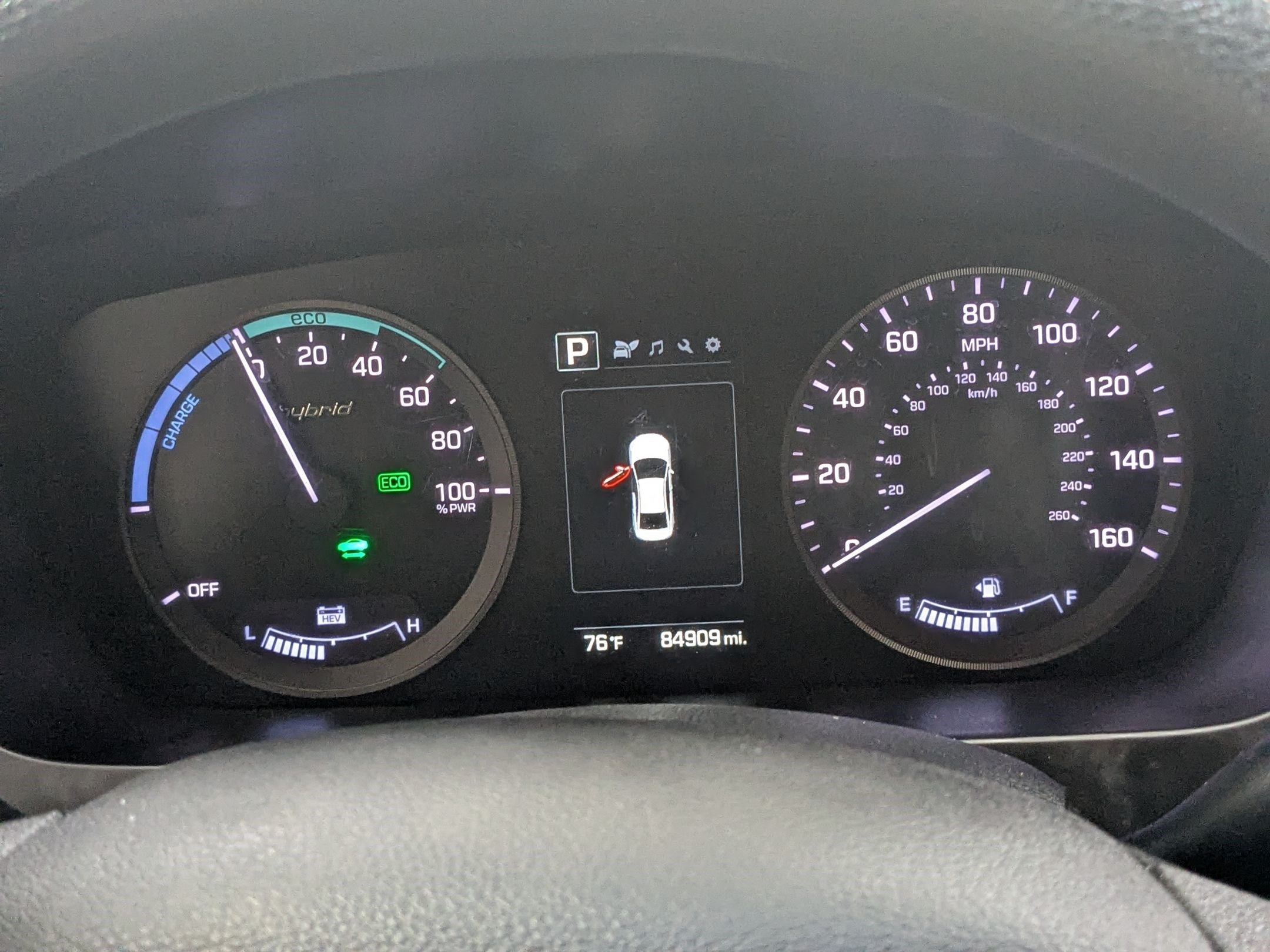 Used 2016 Starlight Silver Hyundai SE image 12