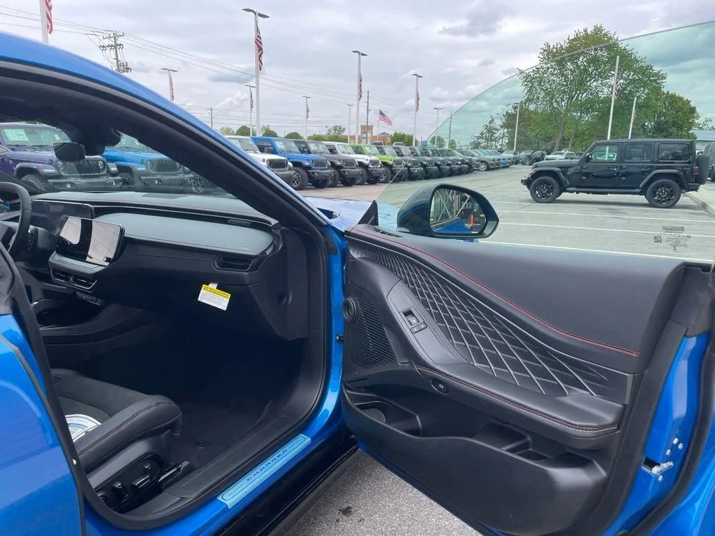 New 2026 Bludicrous Exterior Paint Dodge R/T Plus image 37
