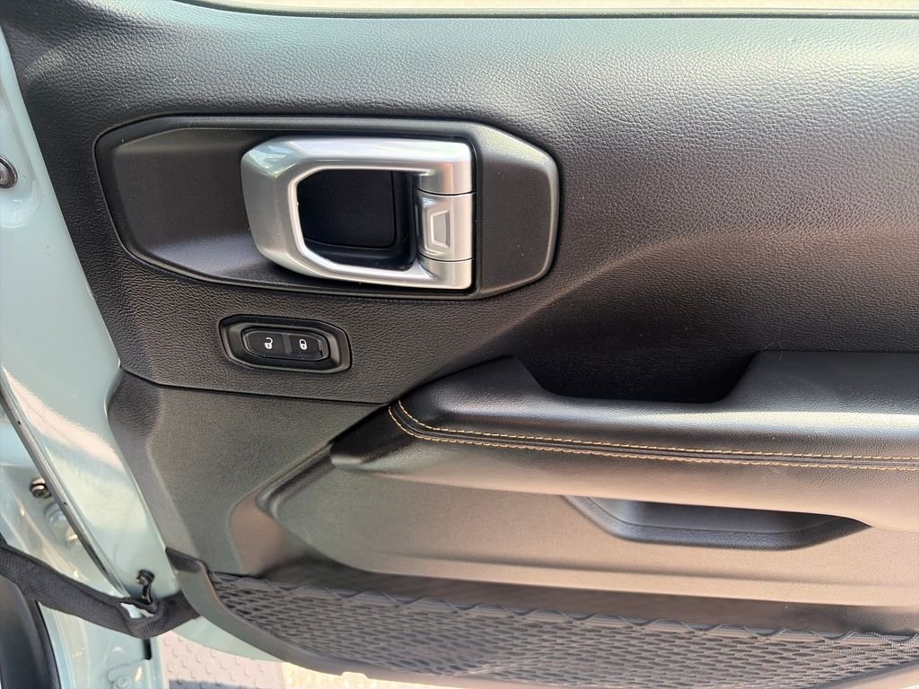 Used 2024 Earl Clearcoat Jeep Sahara image 47