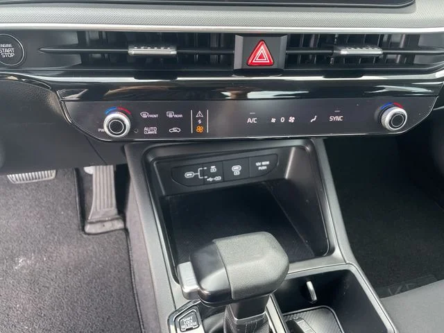 2025 Kia K5 LXS - Photo 25