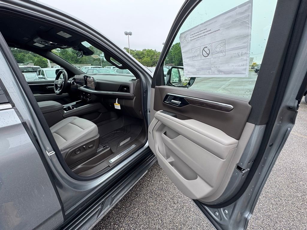 2026 Chevrolet Suburban LT - Photo 15
