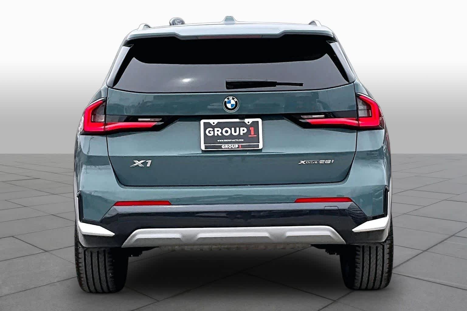 Used 2025 Green Metallic BMW xDrive28i image 5