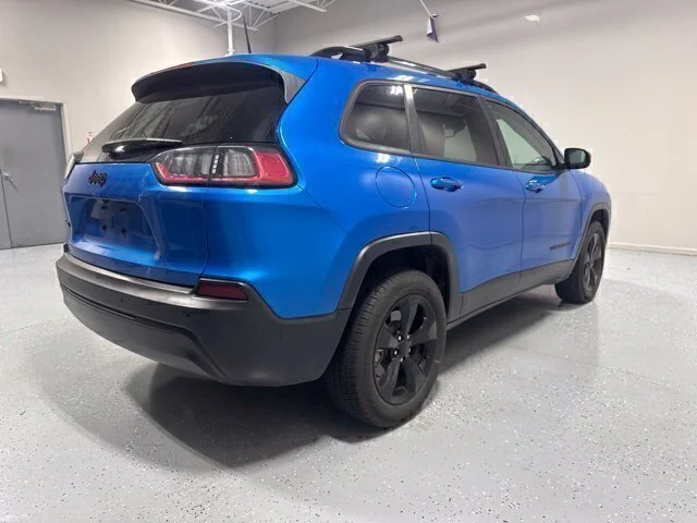 Used 2021 Blue Jeep Latitude Plus image 5