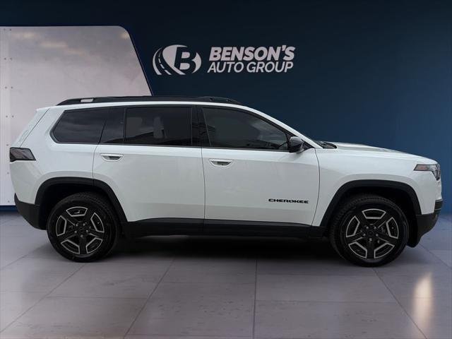 New 2026 Bright White Clear-Coat Exterior Paint Jeep Laredo image 6
