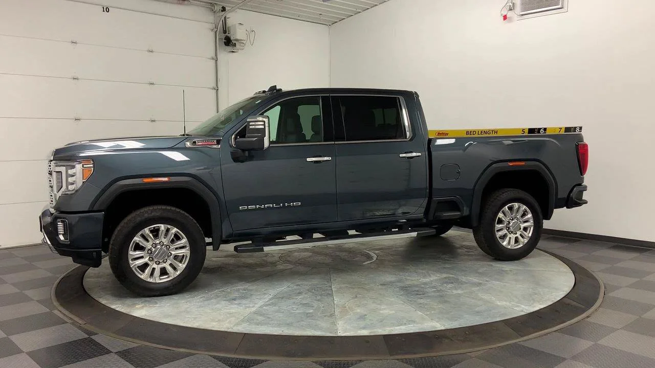 Used 2020 DARK SKY METALLIC GMC Denali image 4
