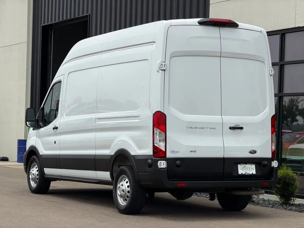 Used 2025 White Ford Base image 3