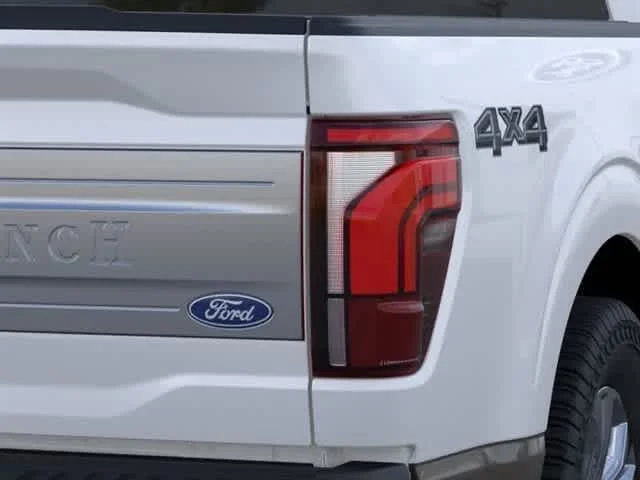 New 2026 Star White Metallic Tri-Coat/Marsh Gray Ford King Ranch image 21