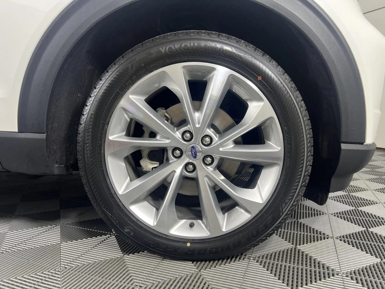 Used 2022 Star White Metallic Tri-Coat Ford Platinum image 15