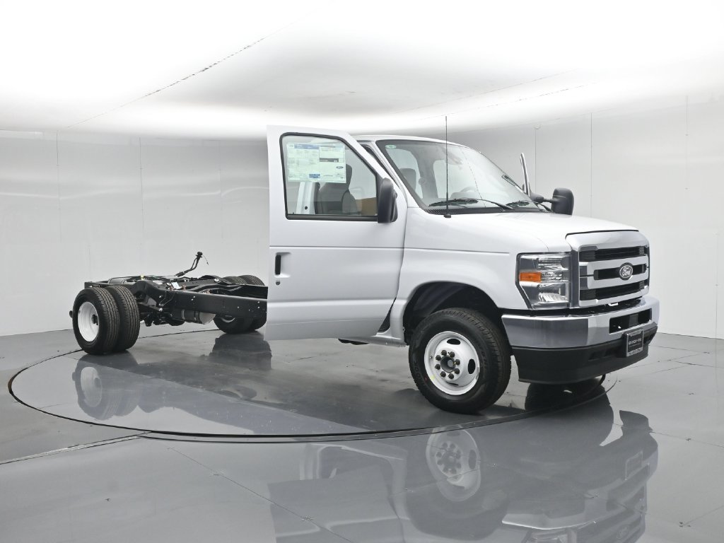 New 2027 White Ford Base image 20